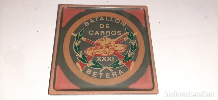 Military Antiques: ANTIGUO AZULEJO DE CERAMICA METOPA MILITAR BATALLON DE CARROS XXXI BETERA A&Ntilde;OS 60 / 70