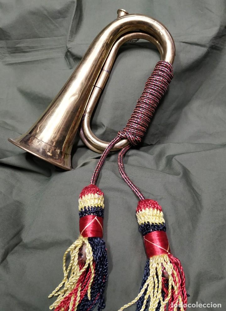 Military Antiques: ANTIGUA CORNETA MILITAR CON BORDONES DE GALA