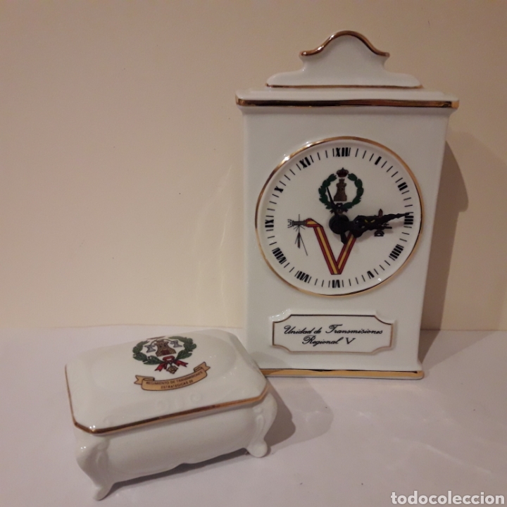 Military Antiques: Militaria. Ej&eacute;rcito espa&ntilde;ol. Reloj de porcelana Tamarit y caja. Unidad de transmisiones Regional V.