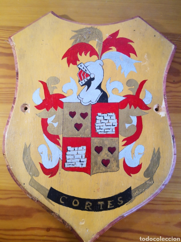 Military Antiques: ANTIGUA PRECIOSA METOPA DE MADERA - CORT&Eacute;S - PINTADA A MANO?