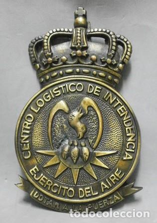 Militaria: BRONCE CENTRO LOGISTICO DE INTENDENCIA EJERCITO DEL AIRE FALTO DE METOPA - MET-210
