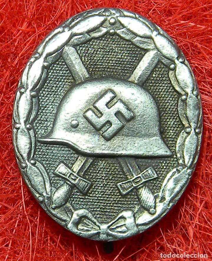 Militaria: Placa de herido. Woumd Badge. Verwundetenabzeichen Version Plata. Versi&oacute;n 1939