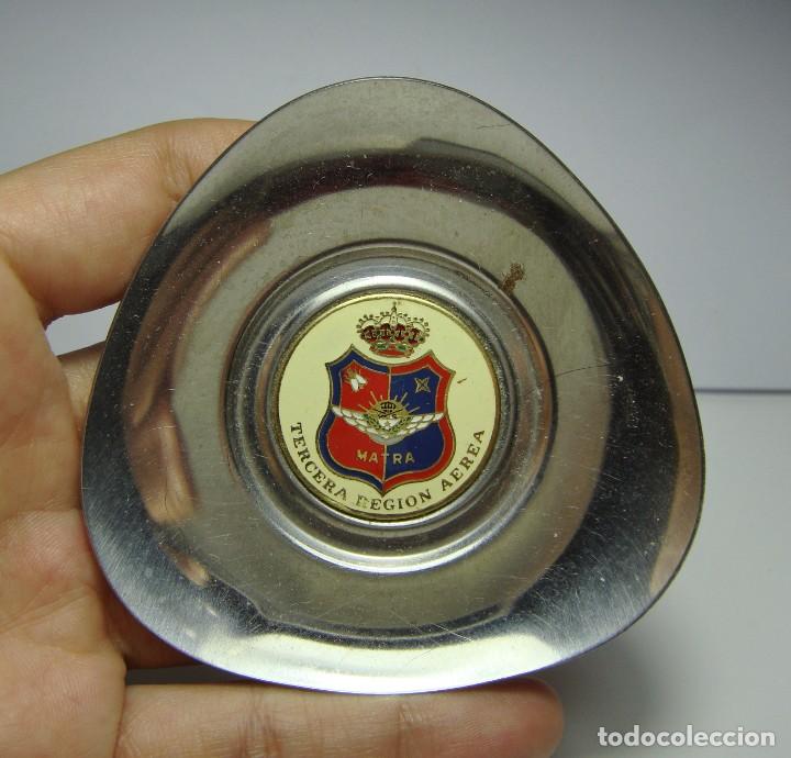 Military Antiques: Bandejita o cenicero militar. Tercera Regi&oacute;n a&eacute;rea. Matra. Con esmalte central.