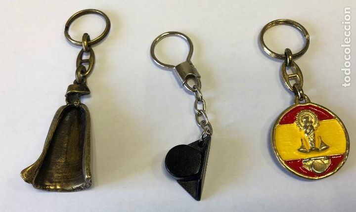 Military Antiques: Lote tres llaveros de la Guardia Civil.