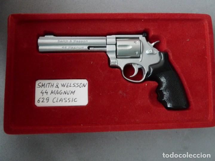 Military Antiques: MINIATURA/REPLICA REVOLVER=SMITH&WESSON&middot;44 MAGNUM-629 CLASSIC=ESCALA: 1/2,5