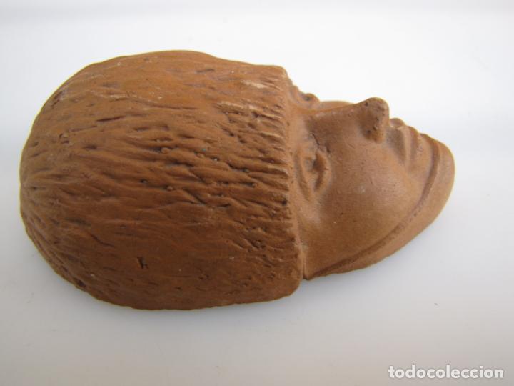 Military Antiques: 11.- Cabeza Guardia Real ingles. Terracota de Azucar 1000