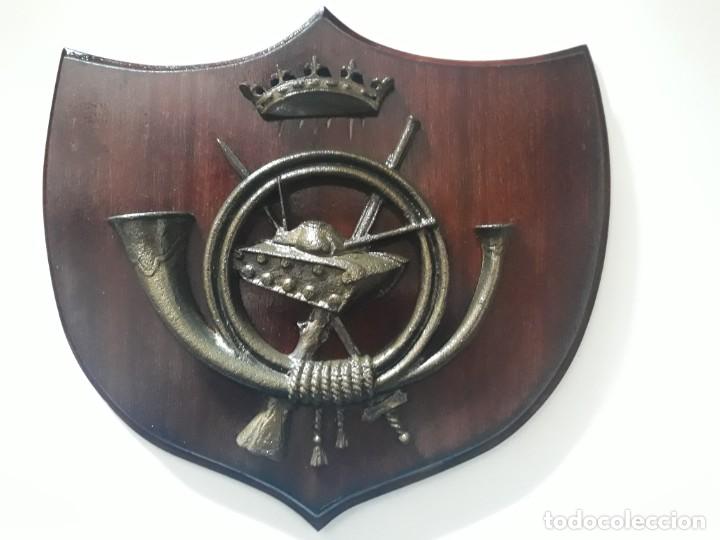 Military Antiques: Antigua metopa militar - Distintivo emblema Infanter&iacute;a acorazada - Ejercito de tierra Espa&ntilde;ol. &Eacute;poca