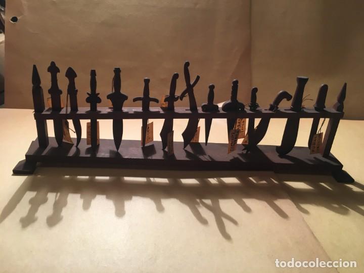 Military Antiques: ANTIGUA COLECCION DE ESPADAS REALIZADAS EN MADERA A MANO EN CAMPO DE CONCENTRACION 13 ESPADAS 23,5X