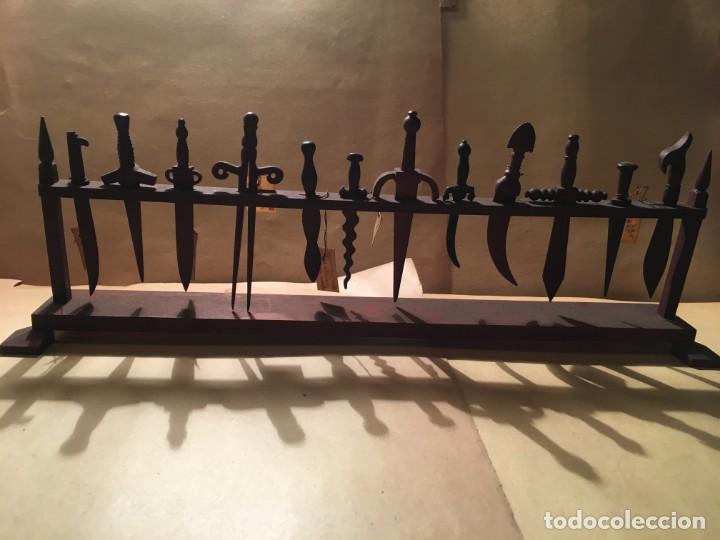 Military Antiques: ANTIGUA COLECCION DE ESPADAS REALIZADAS EN MADERA A MANO EN CAMPO DE CONCENTRACION 12 ESPADAS 28