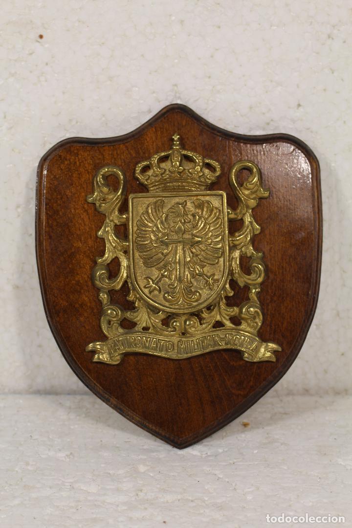 Military Antiques: metopa patronato militar - ronda