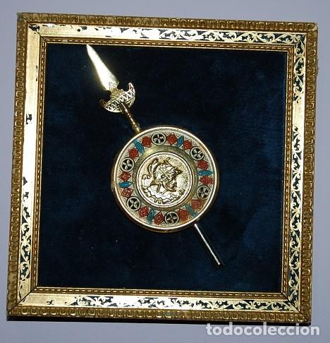 Militaria: CARLOS V ESCUDO Y LANZA EN METOPA