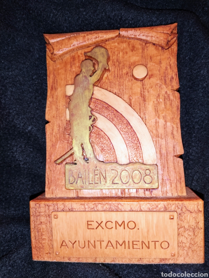 Militaria: Conmemoraci&oacute;n Batalla Bail&eacute;n 2008. Madera y bronce