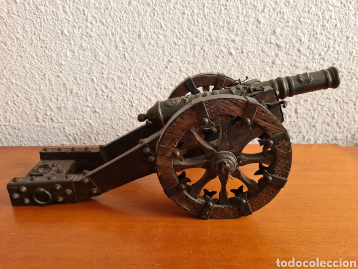 Military Antiques: R&eacute;plica Gran Ca&ntilde;&oacute;n grabado Escudo Corona Flor de Lis a&ntilde;o 1690 Madera Bronce Forja Artiller&iacute;a Militar