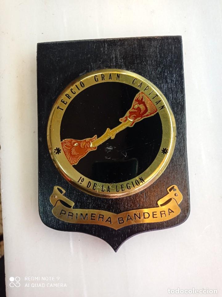Militaria: Metopa de la Legi&oacute;n Tercio gran Capit&aacute;n Primera bandera