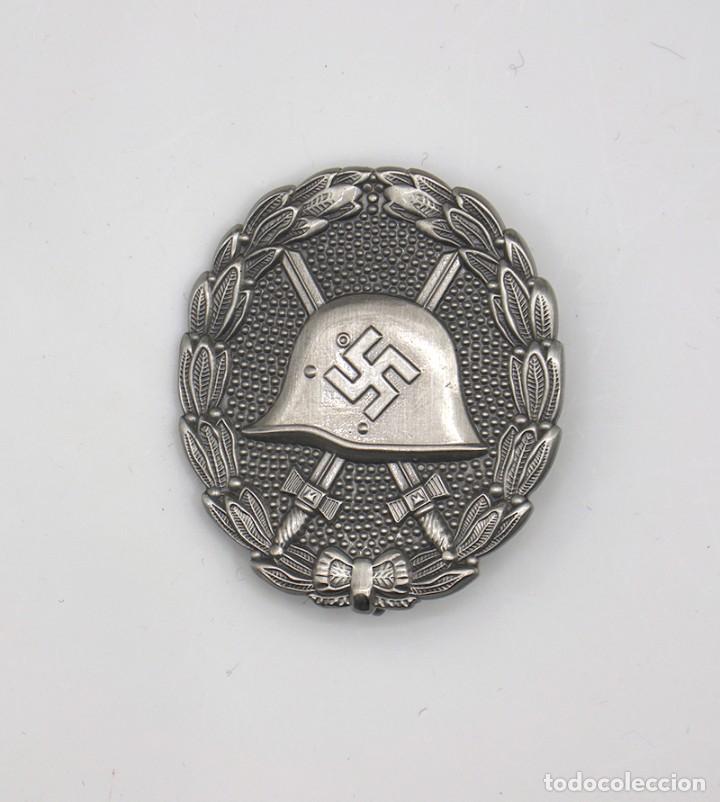 Military Antiques: REPRODUCCI&Oacute;N MEDALLA DE HERIDO DE LA LEGI&Oacute;N C&Oacute;NDOR - PLATA