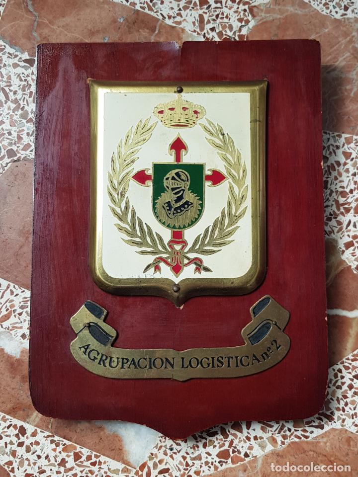 Military Antiques: ANTIGUA METOPA AGRUPACION LOGISTICA NUM 2, madera-metal