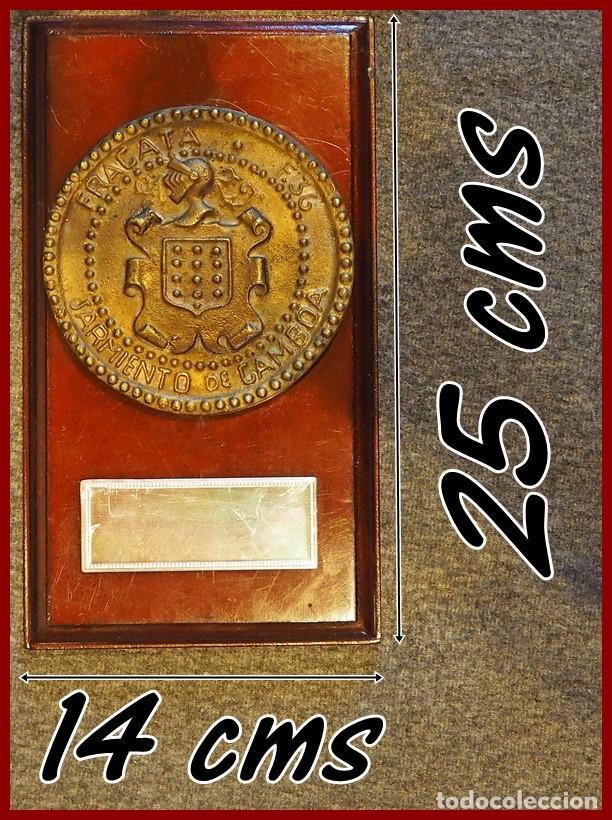 Militaria: 59/750..F 36 Sarmiento de Gamboa.....Medidas. . . . 25 X 14 cms.....peso... 1 kg