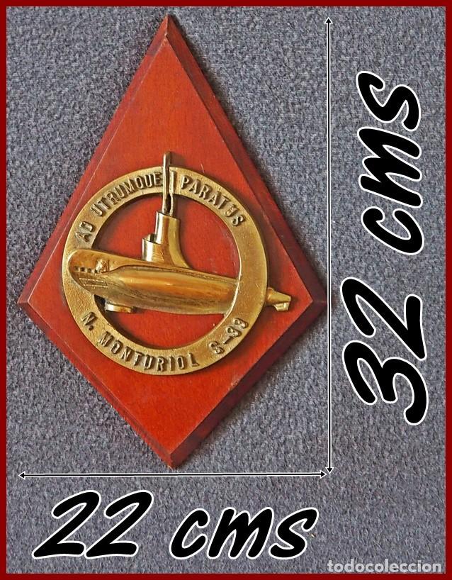 Militaria: 39/747..S 33 submarino Narciso Monturiol....Medidas. . . . 32 X 22 cms....peso... 1,300 kgs