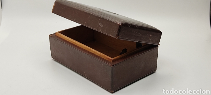 Military Antiques: ANTIGUA CAJA DE CUERO. COMPA&Ntilde;IA TRANSMEDITERRANEA. 17x11x8