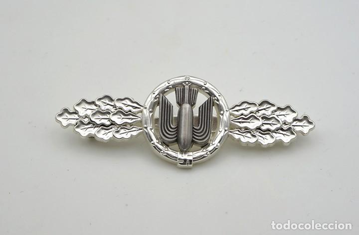 Military Antiques: Reproducci&oacute;n Broche de escuadr&oacute;n de bombarderos de la Luftwaffe - Plata
