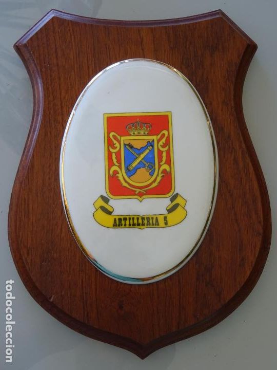 Militaria: METOPA MILITAR. ARTILLER&Iacute;A N&ordm; 5. ESTRECHO GIBRALTAR. PORCELANA SOBRE MADERA. 25CM. 650GR