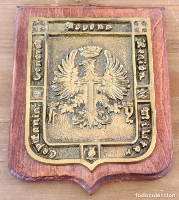 Military Antiques: Metopa de la Capitan&iacute;a General Novena Regi&oacute;n Militar, realizado en Bronce, mide 21 x 17 cms.