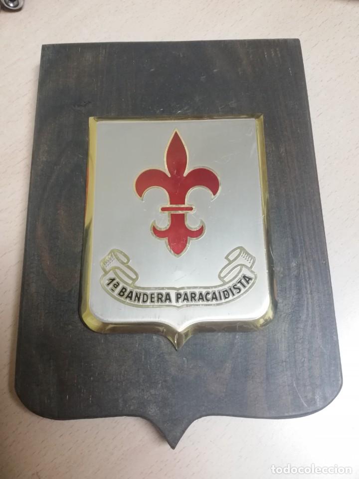 Military Antiques: METOPA 1&deg; BANDERA PARACAIDISTA. FLOR DE LIS. MIDE 21 X 14,5 CMS.