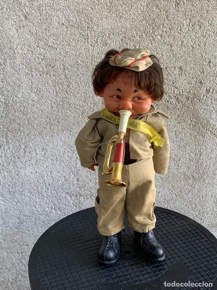 Militaria: MU&Ntilde;ECO MILITAR INFANTERIA TROMPETA RECUERDO DEL C.I.R A MI NOVIA CON AMOR MILI A&Ntilde;OS 60 70 40X16X20C