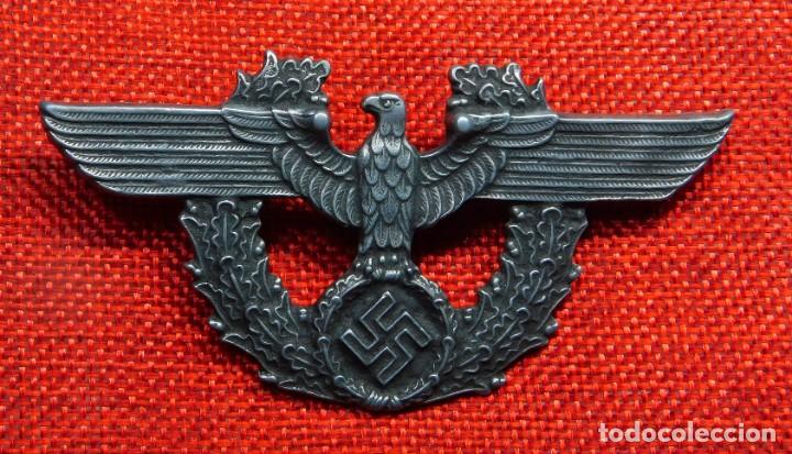 Military Antiques: Insignia de gorra Adler Polizei. Medidas: 95 x 50 mm.