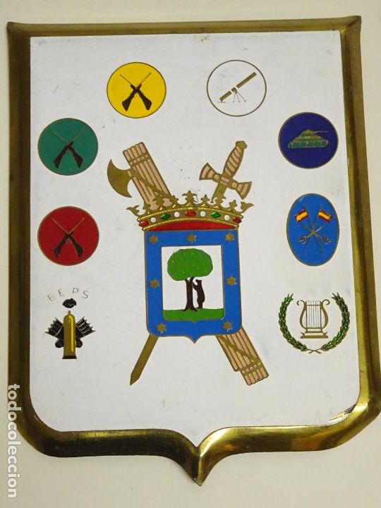 Militaria: PLACA METAL PARA CUADRO METOPA. GUARDIA CIVIL DE MADRID. CABALLERIA, BANDA M&Uacute;SICA, EEPS. 17CM. 120GR