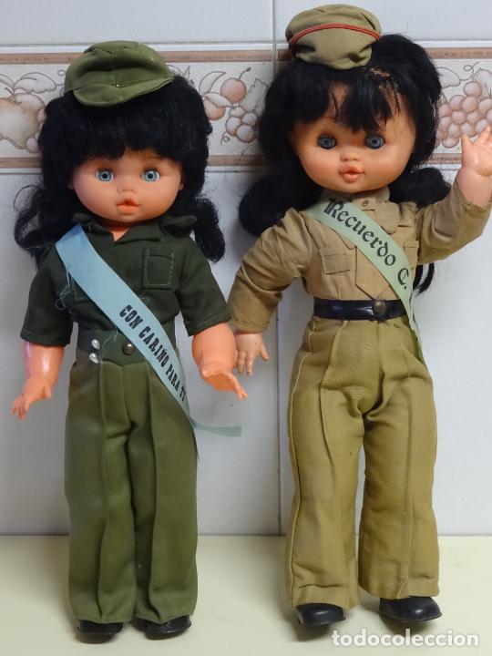 Militaria: 2 MU&Ntilde;ECAS MILITARES A&Ntilde;OS 60 70. CIR N&ordm; 5, CERRO MURIANO, C&Oacute;RDOBA. CENTRO INSTRUCCI&Oacute;N RECLUTAS 750GR