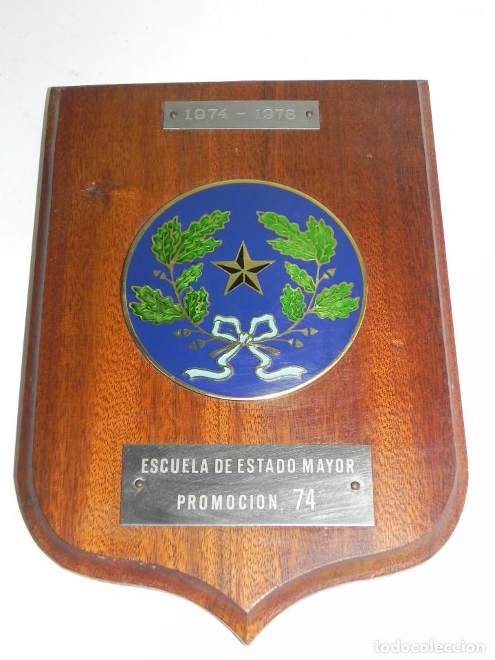 Militaria: METOPA DE LA ESCUELA DE ESTADO MAYOR, PROMOCION DEL 74, MIDE 20 X 14 CMS.