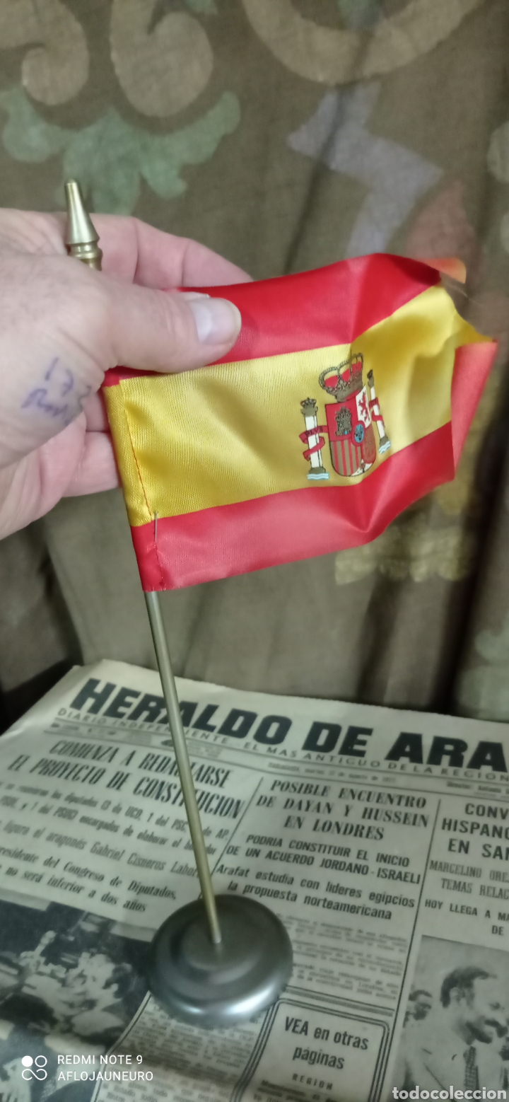 Military Antiques: Bandera sobremesa escudo de Espa&ntilde;a a. 70
