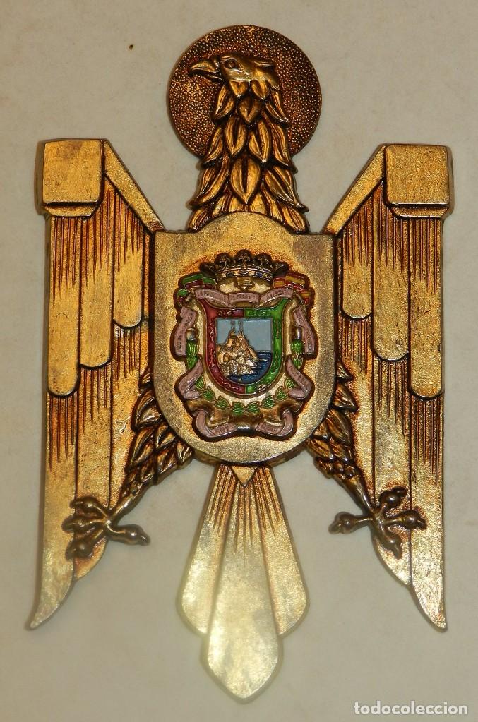 Military Antiques: CHAPA DE METOPA MILITAR. POLIC&Iacute;A ARMADA - NACIONAL GUARNICI&Oacute;N DE M&Aacute;LAGA. MIDE 16 X 10 CMS.