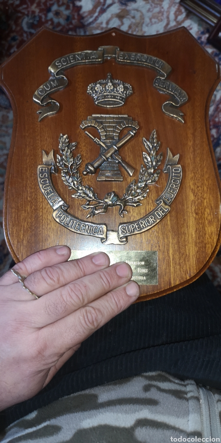 Militaria: Antigua metopa de la Escuela Polit&eacute;cnica Superior del Ej&eacute;rcito
