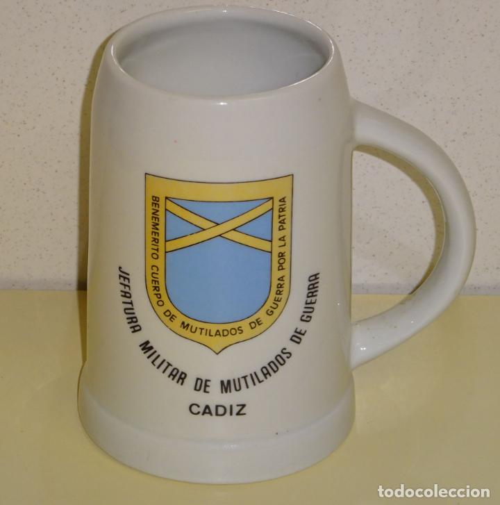 Military Antiques: JARRA POL&Iacute;TICO MILITAR. JEFATURA MILITAR DE MUTILADOS DE GUERRA DE C&Aacute;DIZ. 13CM. 460GR