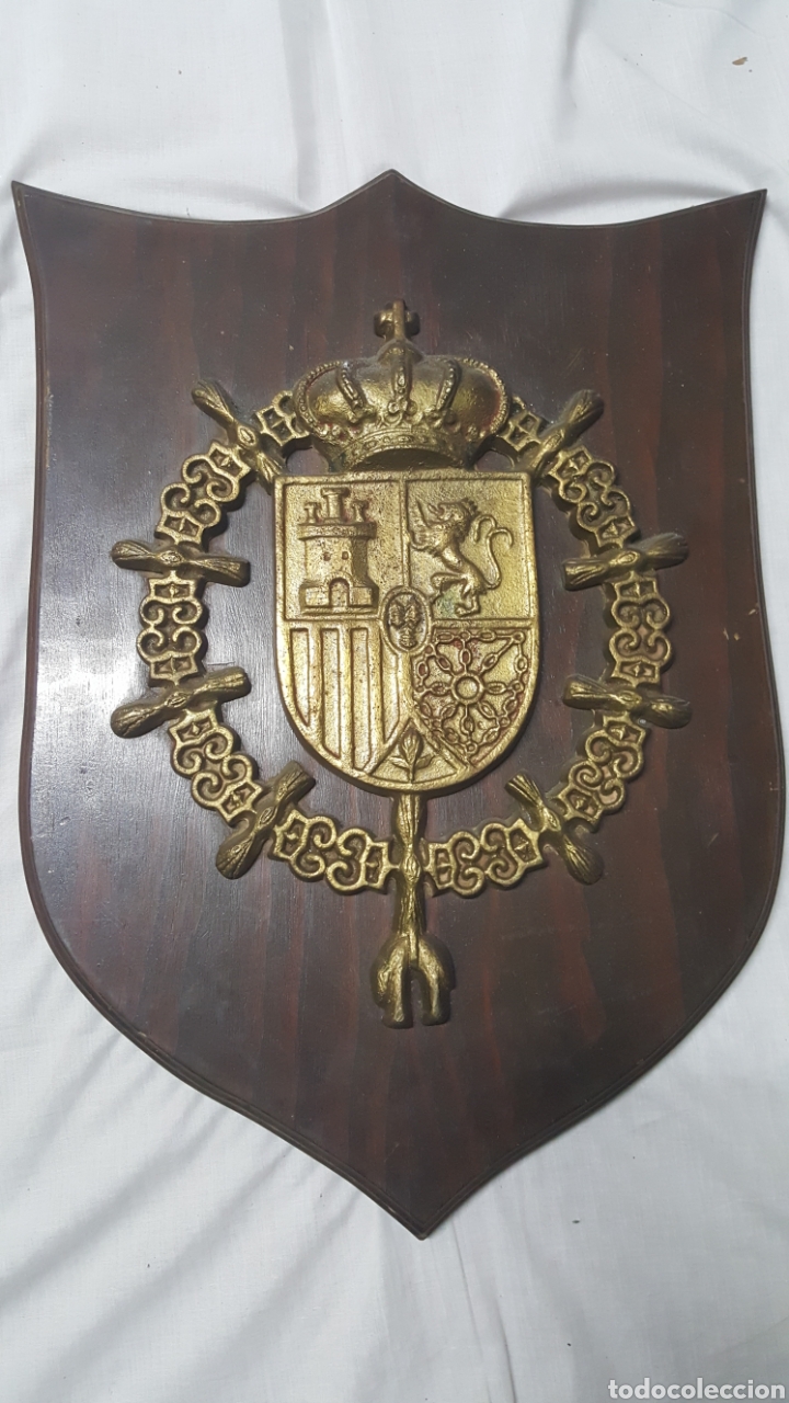 Military Antiques: METOPA ESCUDO DE ESPA&Ntilde;A GRANDE 4 KILOS