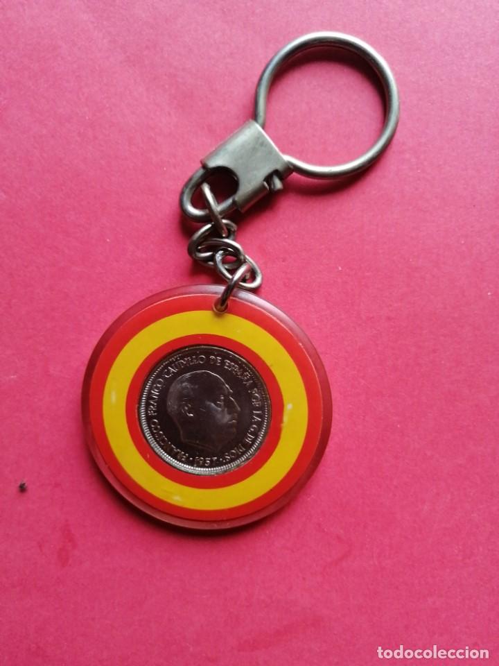 Military Antiques: Moneda 5 pesetas Franco