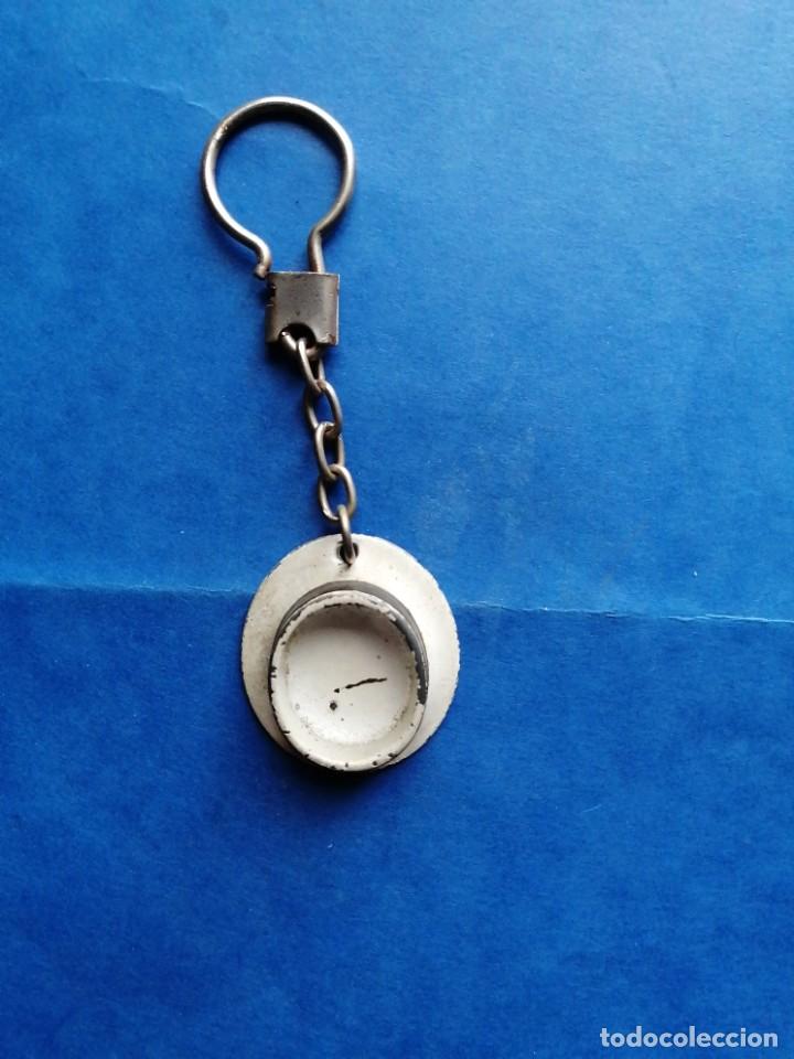 Military Antiques: Llavero militar