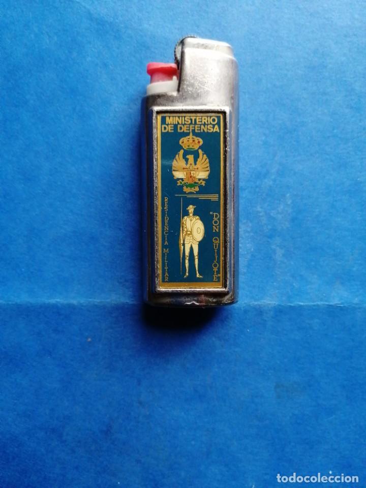 Militaria: Funda mechero Ministerio de Defensa