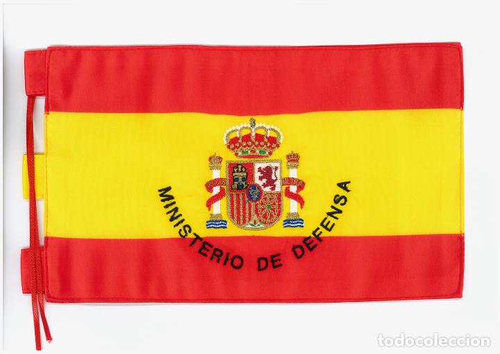 Militaria: BANDERA DE MESA MINISTERIO DEFENSA