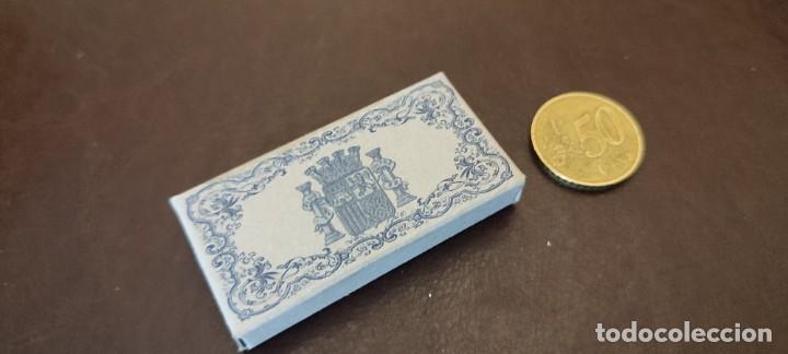 Military Antiques: Lote 2 cajitas cart&oacute;n medallas militares guerra civil republica