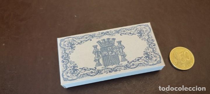 Military Antiques: Lote 2 cajitas cart&oacute;n medallas militares guerra civil republica