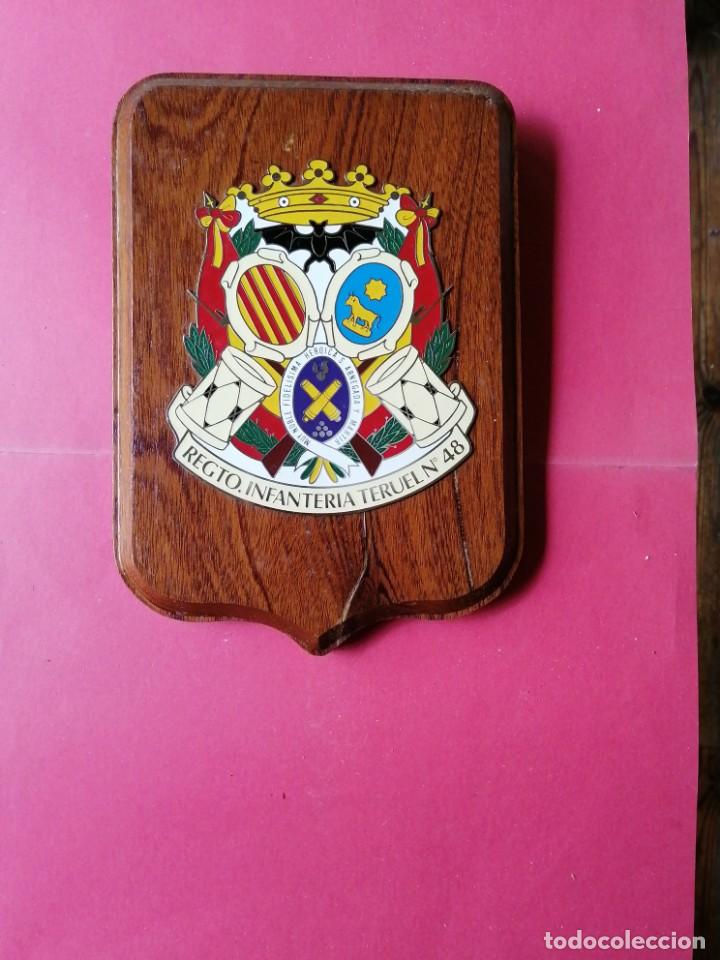 Militaria: Metopa Regimiento Infanter&iacute;a Teruel n 48