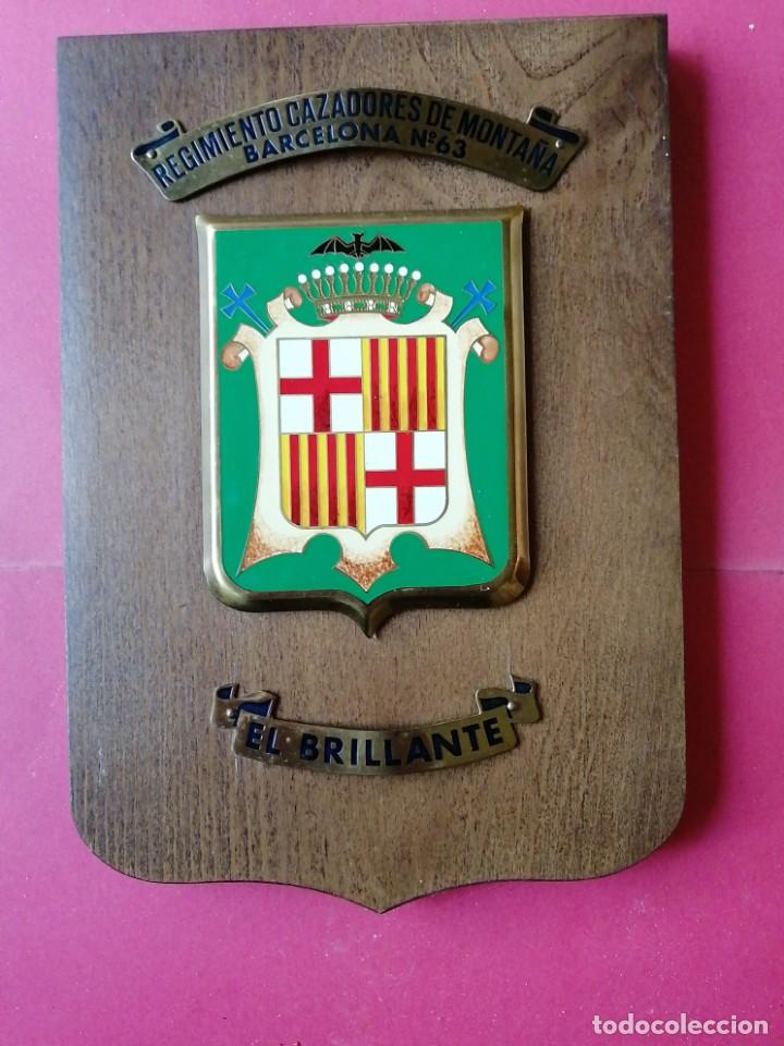 Militaria: Metopa Regimiento Cazadores de Monta&ntilde;a Barcelona n 63