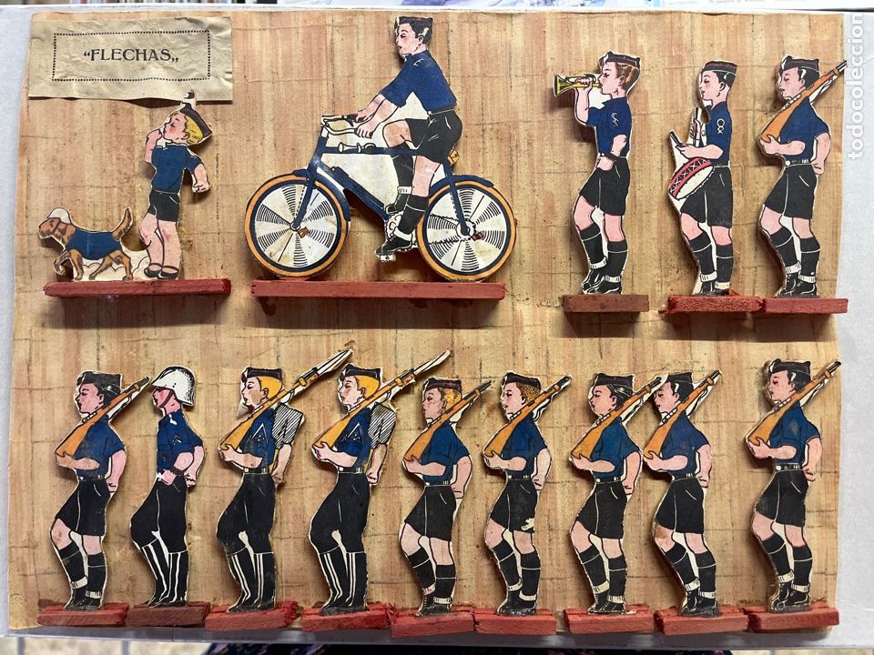 Military Antiques: CUADRO CON FIGURAS TROQUELADAS DE MADERA ADHERIDAS - MILICIA DE LAS &rdquo;FLECHAS&rdquo; DE LA FALANGE