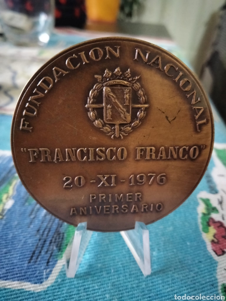 Military Antiques: Medalla conmemorativa Franco primer aniversario