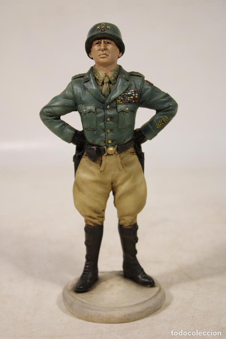 Military Antiques: general patton resina firmada