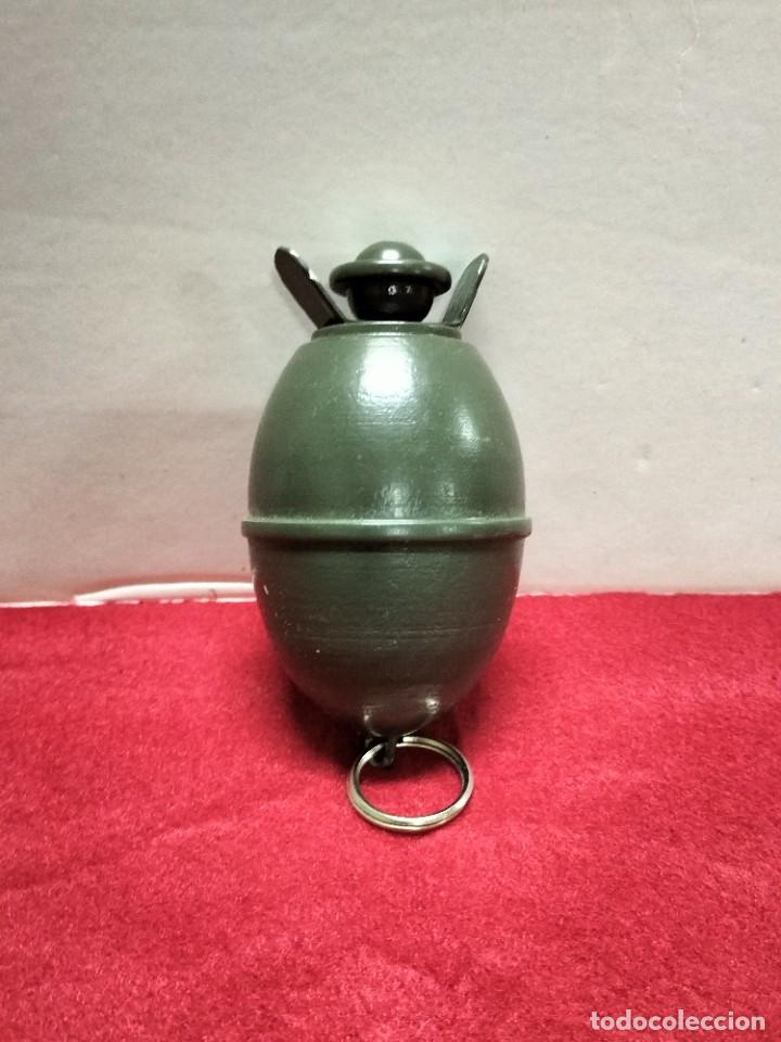 Militaria: GRANADA ALEMANA DE HUEVO WWII REPRODUCION EN MADERA