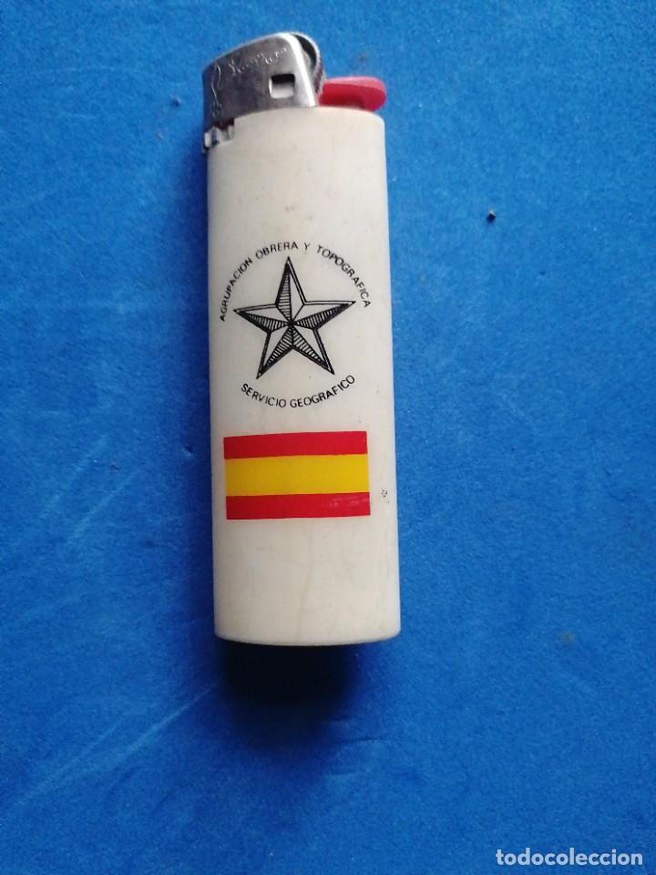 Militaria: Mechero Militar Agrupaci&oacute;n Obrera y Topogr&aacute;fica